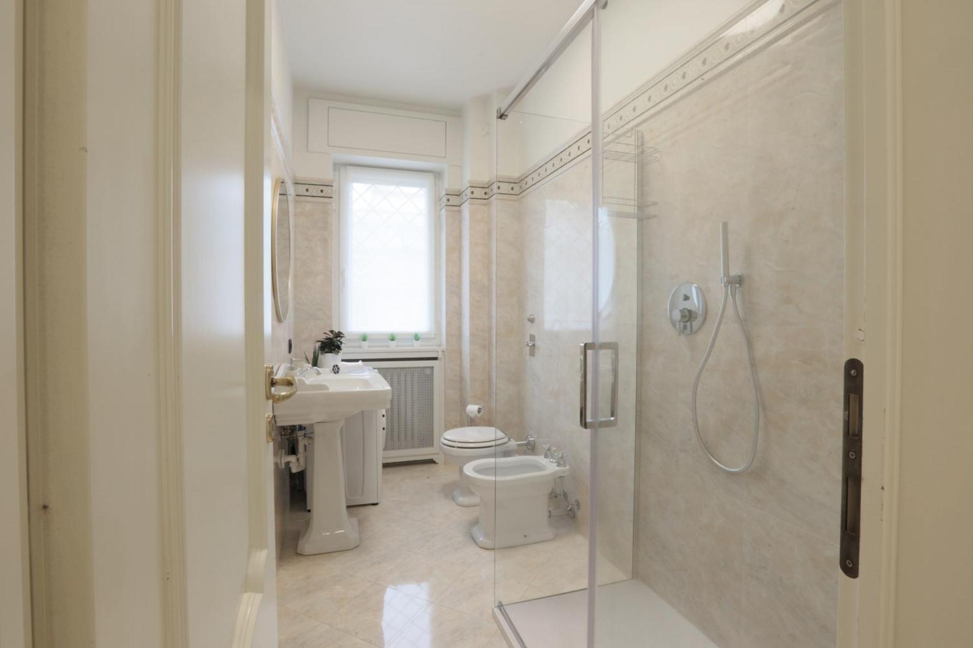 New Modern Flat 10 Minutes Walk From Central Station Milano Exteriör bild
