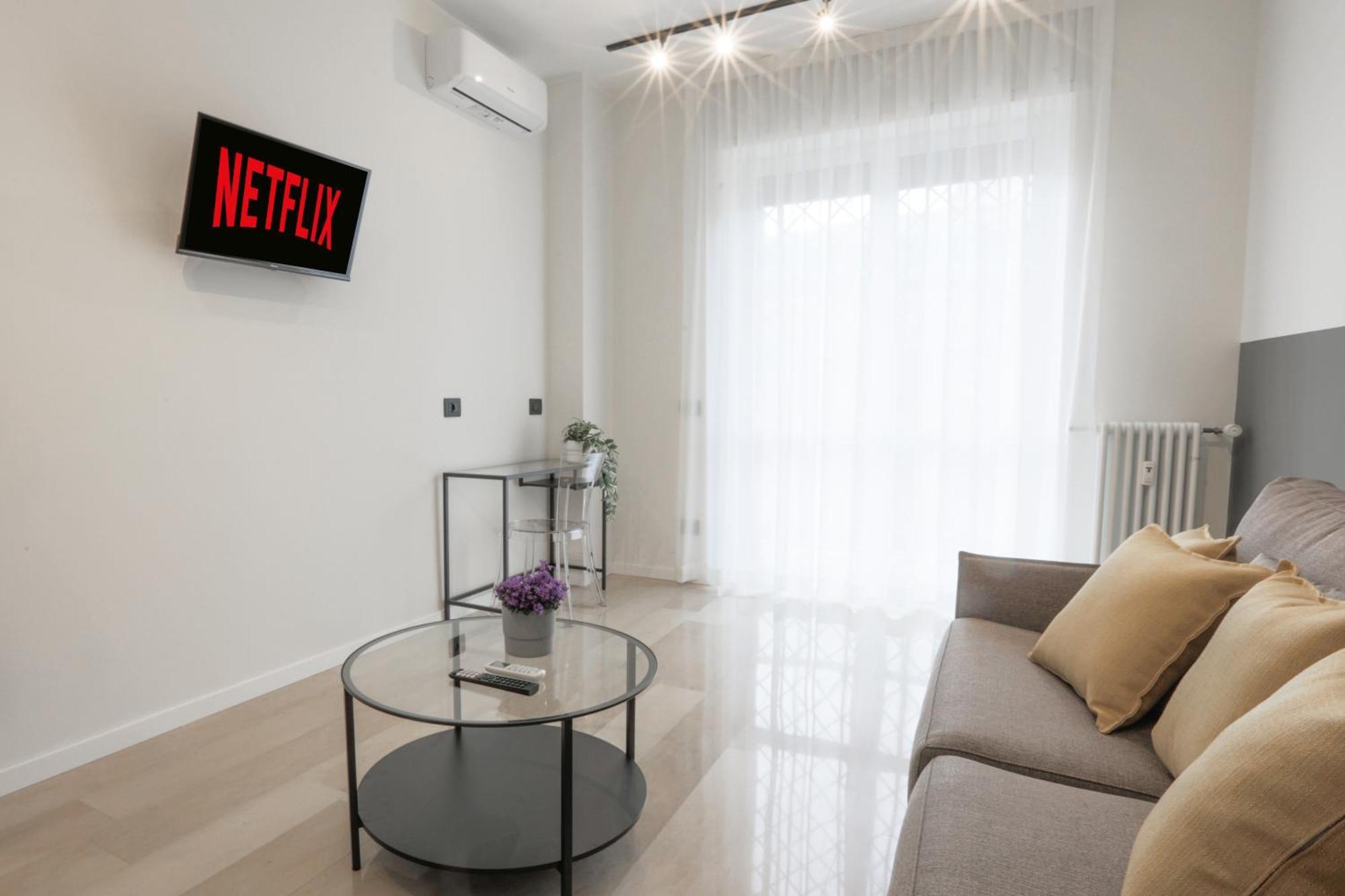 New Modern Flat 10 Minutes Walk From Central Station Milano Exteriör bild